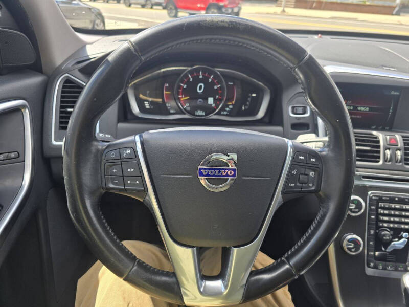 2016 Volvo XC60 T5 Platinum