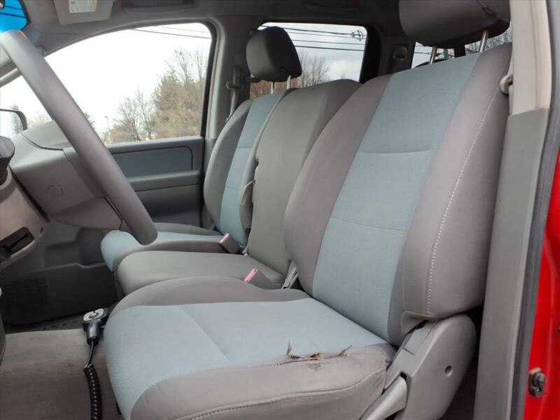 2005 Nissan Titan LE