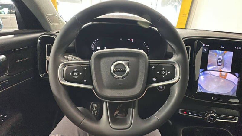 2024 Volvo XC40 B5 Plus Dark Theme