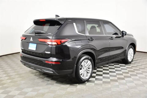 2024 Mitsubishi Outlander ES