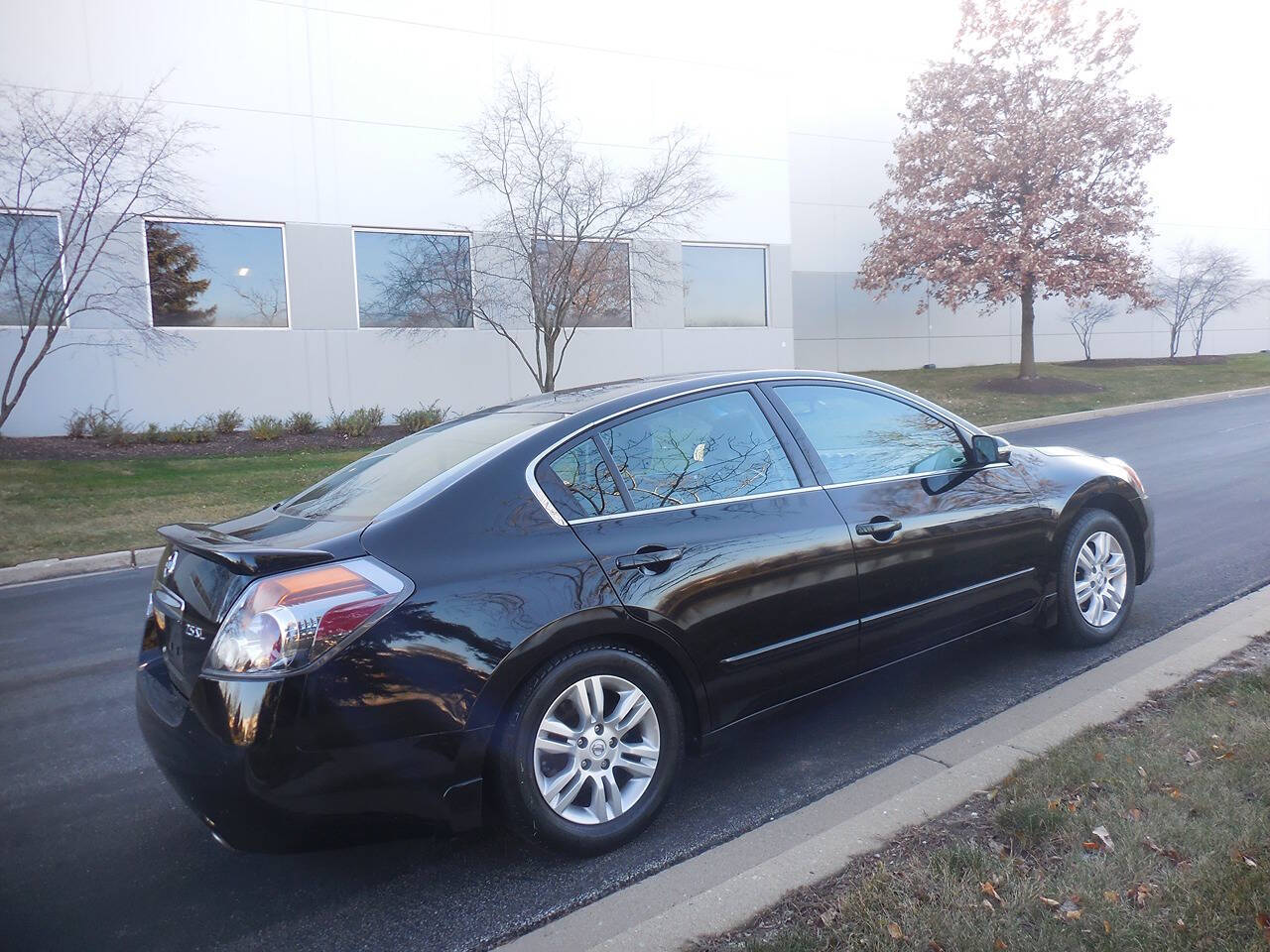 2010 Nissan Altima for sale at Genuine Motors in Schaumburg, IL