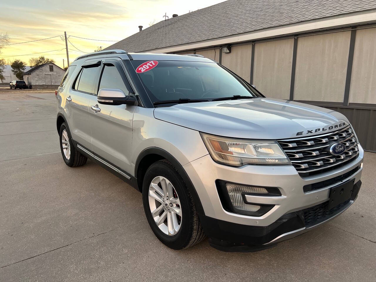 2017 Ford Explorer for sale at AUTO CENTER LLC in Garden City, KS