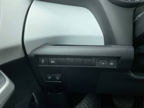 2025 Toyota Sienna LE 8-Passenger