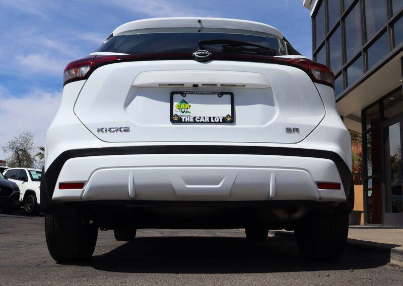 2023 Nissan Kicks SR