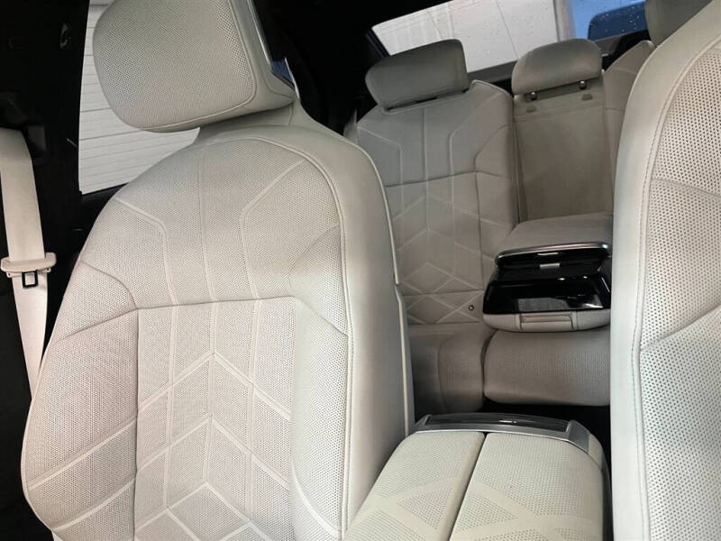 2023 BMW 7 Series 760i xDrive