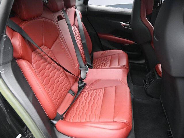 2023 Audi e-tron GT quattro Premium Plus