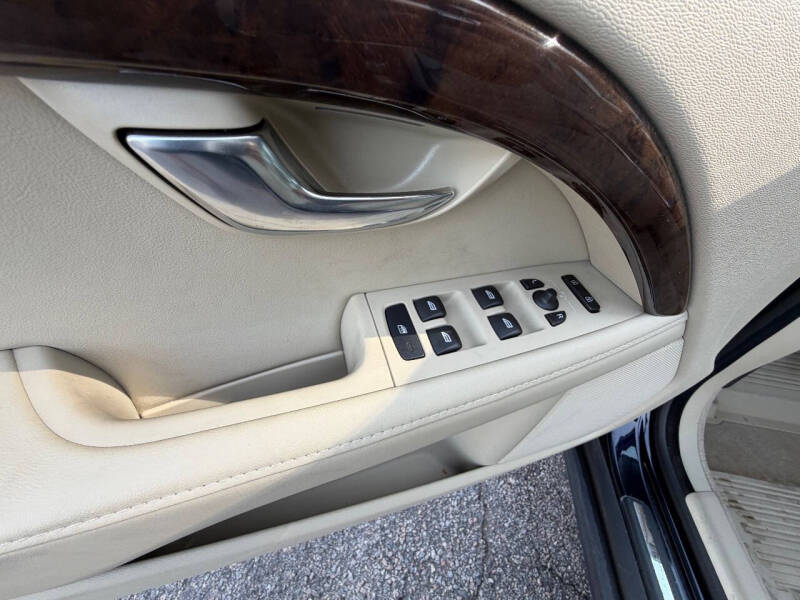 2016 Volvo XC70 T5 Platinum