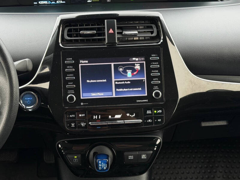 2022 Toyota Prius LE