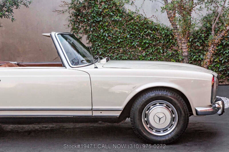 1966 Mercedes-Benz 230SL