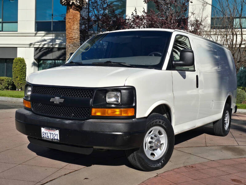 2010 Chevrolet Express Cargo Work Van's photo