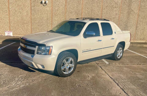 2013 Chevrolet Avalanche for sale at M G Motor Sports LLC in Tulsa OK
