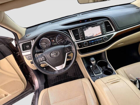 2017 Toyota Highlander Limited Platinum