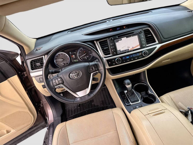 2017 Toyota Highlander Limited Platinum