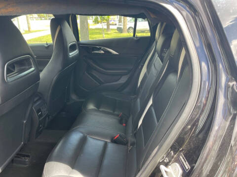2017 Infiniti QX30 Sport