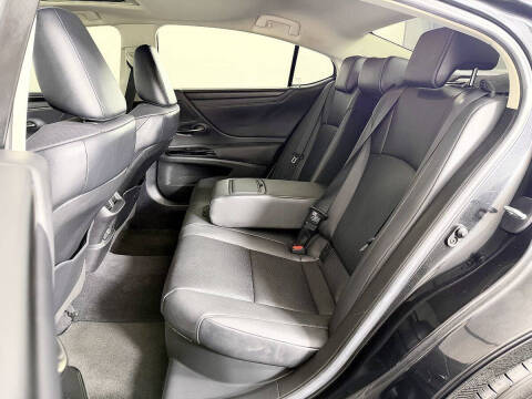 2022 Lexus ES 300h