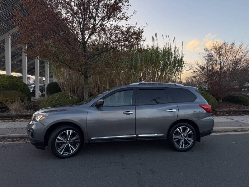 2017 Nissan Pathfinder Platinum