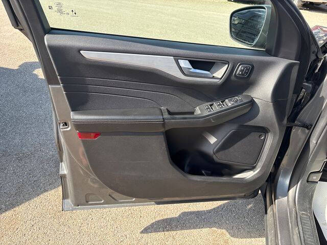2025 Ford Escape Platinum