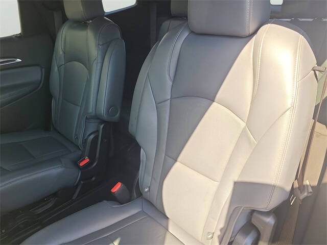 2022 Buick Enclave Essence