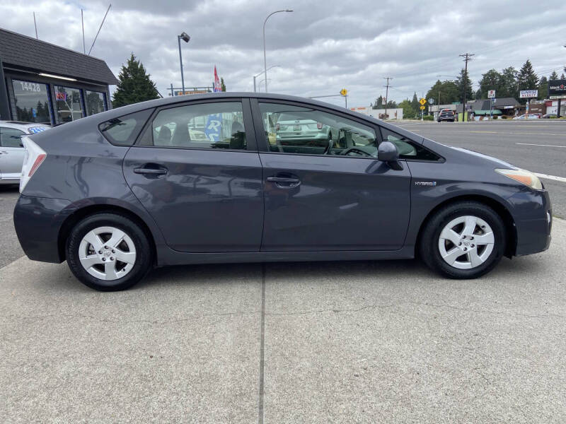 2010 Toyota Prius III