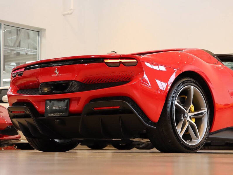 2024 Ferrari 296 GTS