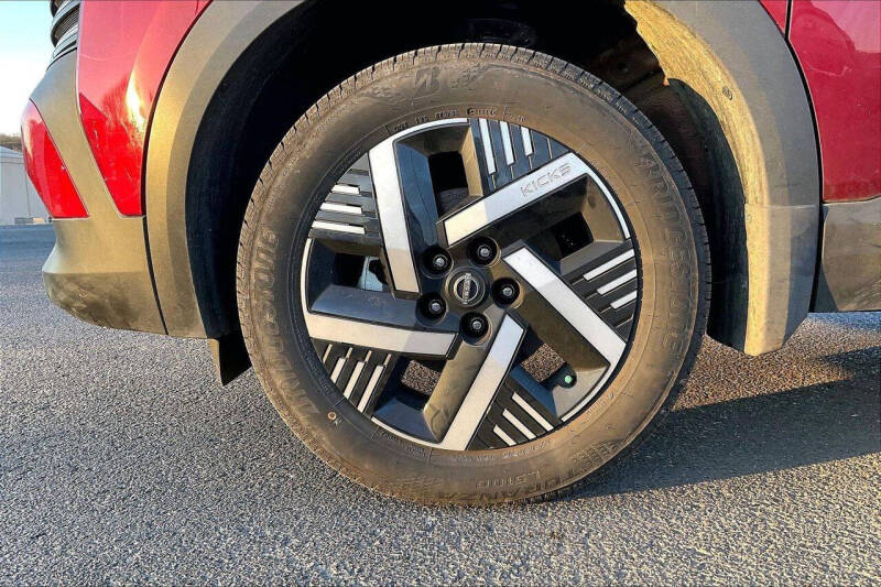 2025 Nissan Kicks SV