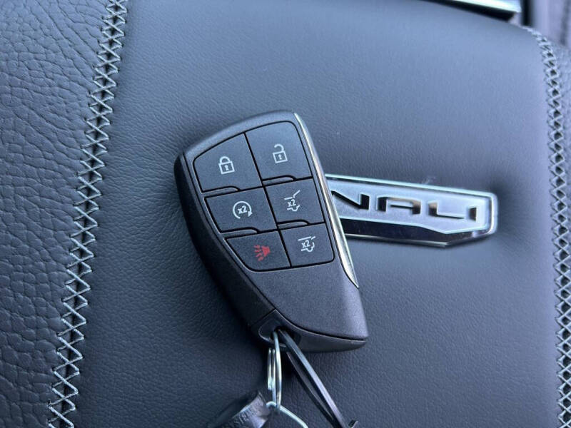 2025 GMC Yukon Denali