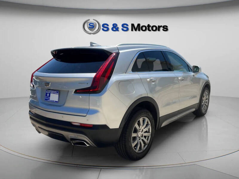 2020 Cadillac XT4 Premium Luxury