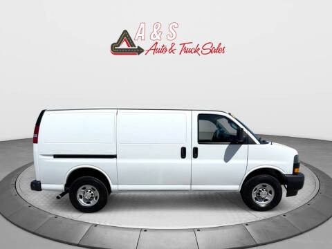 2022 Chevrolet Express 2500