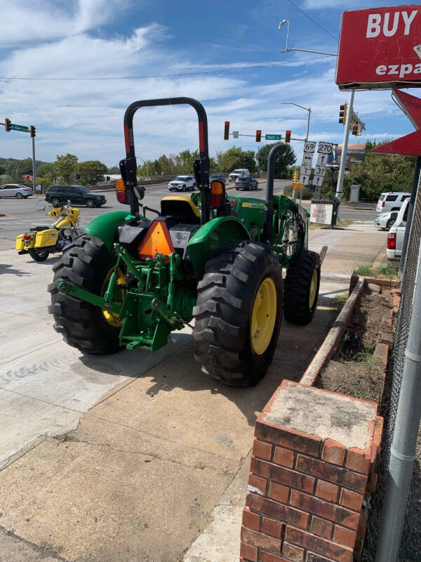 2015 John Deere 5055E