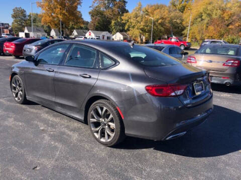 2016 Chrysler 200 S