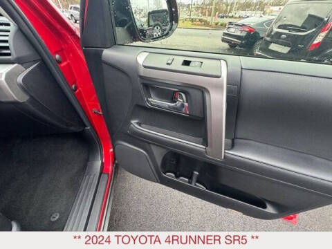 2024 Toyota 4Runner SR5