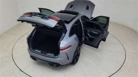 2022 Jaguar F-PACE SVR