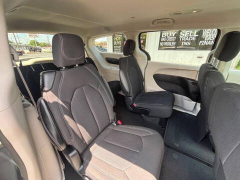 2021 Chrysler Voyager LX