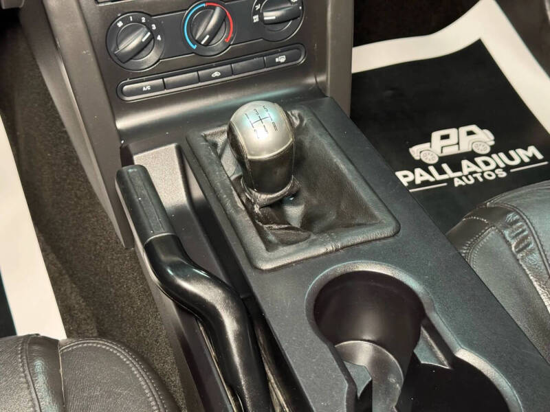 2005 Ford Mustang GT Deluxe