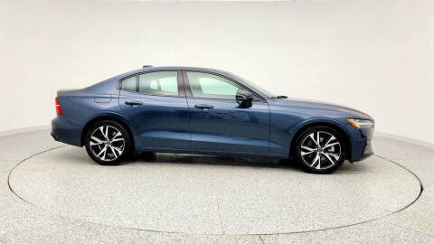 2024 Volvo S60 B5 Core Dark Theme