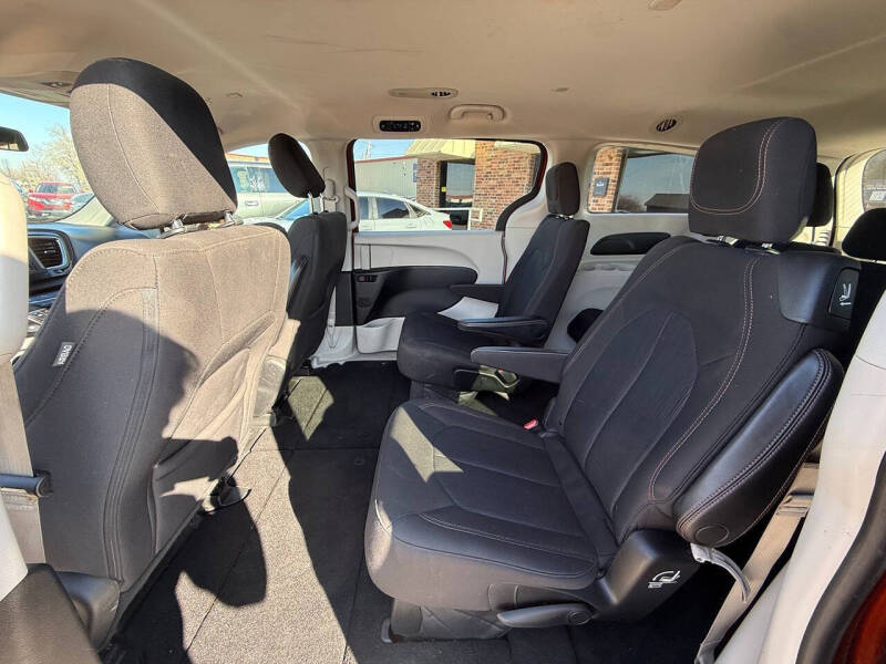 2018 Chrysler Pacifica LX