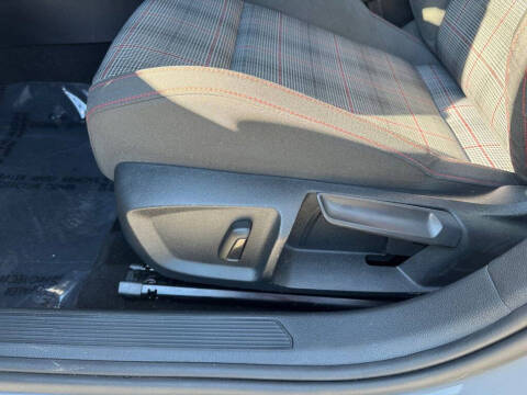 2024 Volkswagen Golf GTI 380 SE