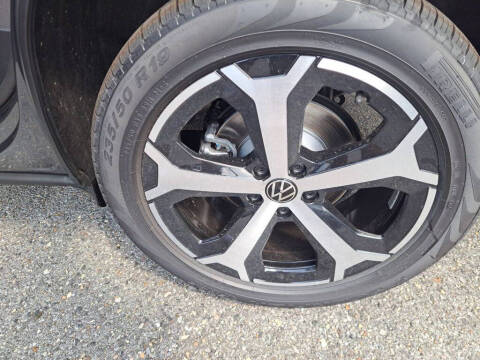 2025 Volkswagen Tiguan SE