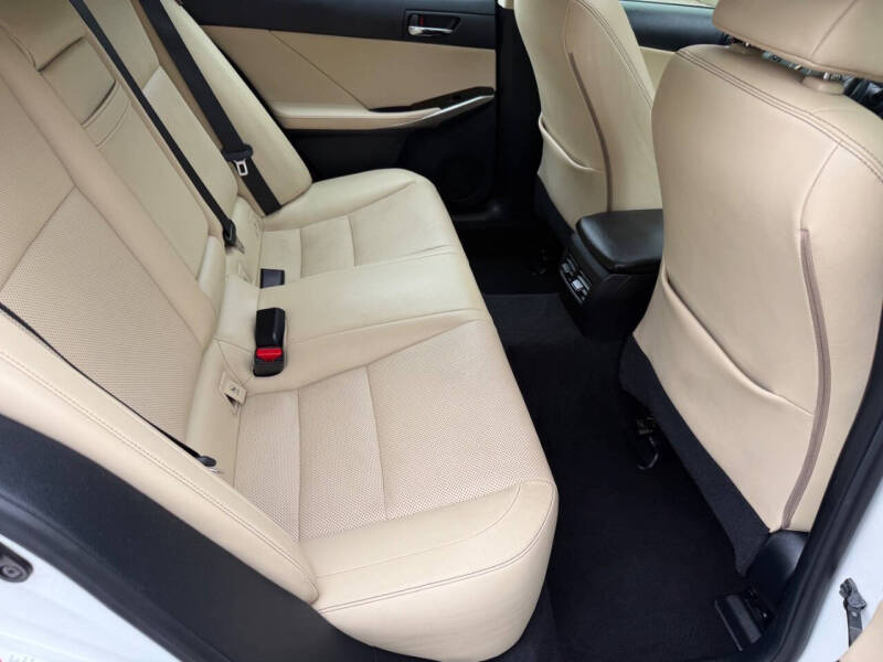 2016 Lexus IS 200t