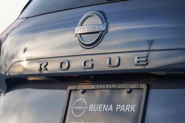 2025 Nissan Rogue SL