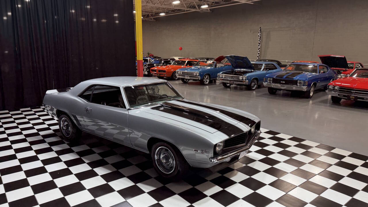 1969 Chevrolet Camaro 19