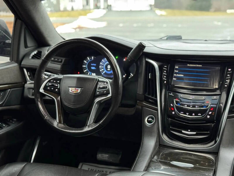 2017 Cadillac Escalade Platinum