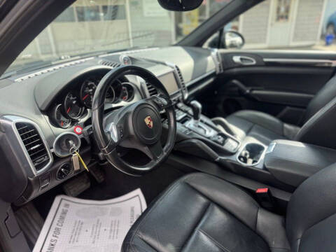 2014 Porsche Cayenne Platinum