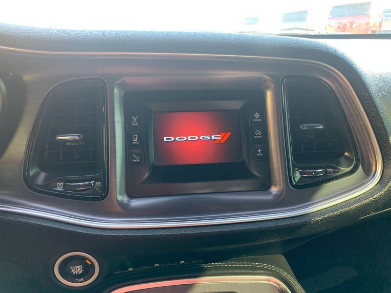 2016 Dodge Challenger SXT