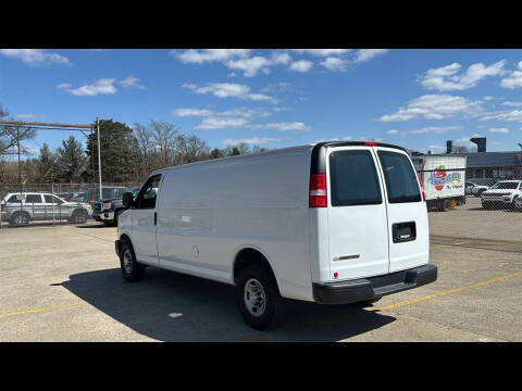 2022 Chevrolet Express 2500