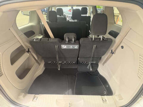 2021 Chrysler Voyager L