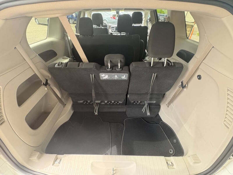 2021 Chrysler Voyager L