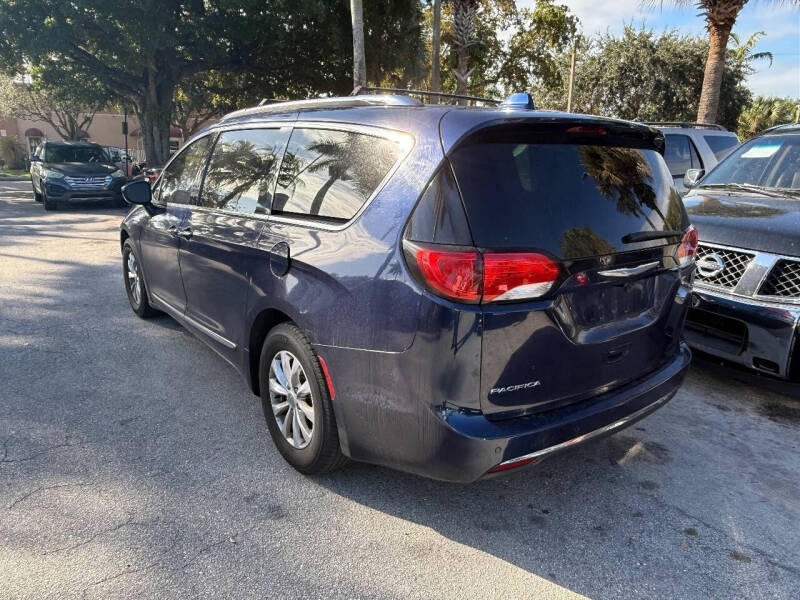2018 Chrysler Pacifica Touring L