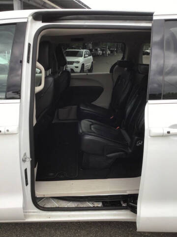 2023 Chrysler Pacifica Touring L