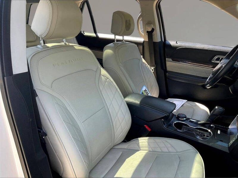 2017 Ford Explorer Platinum